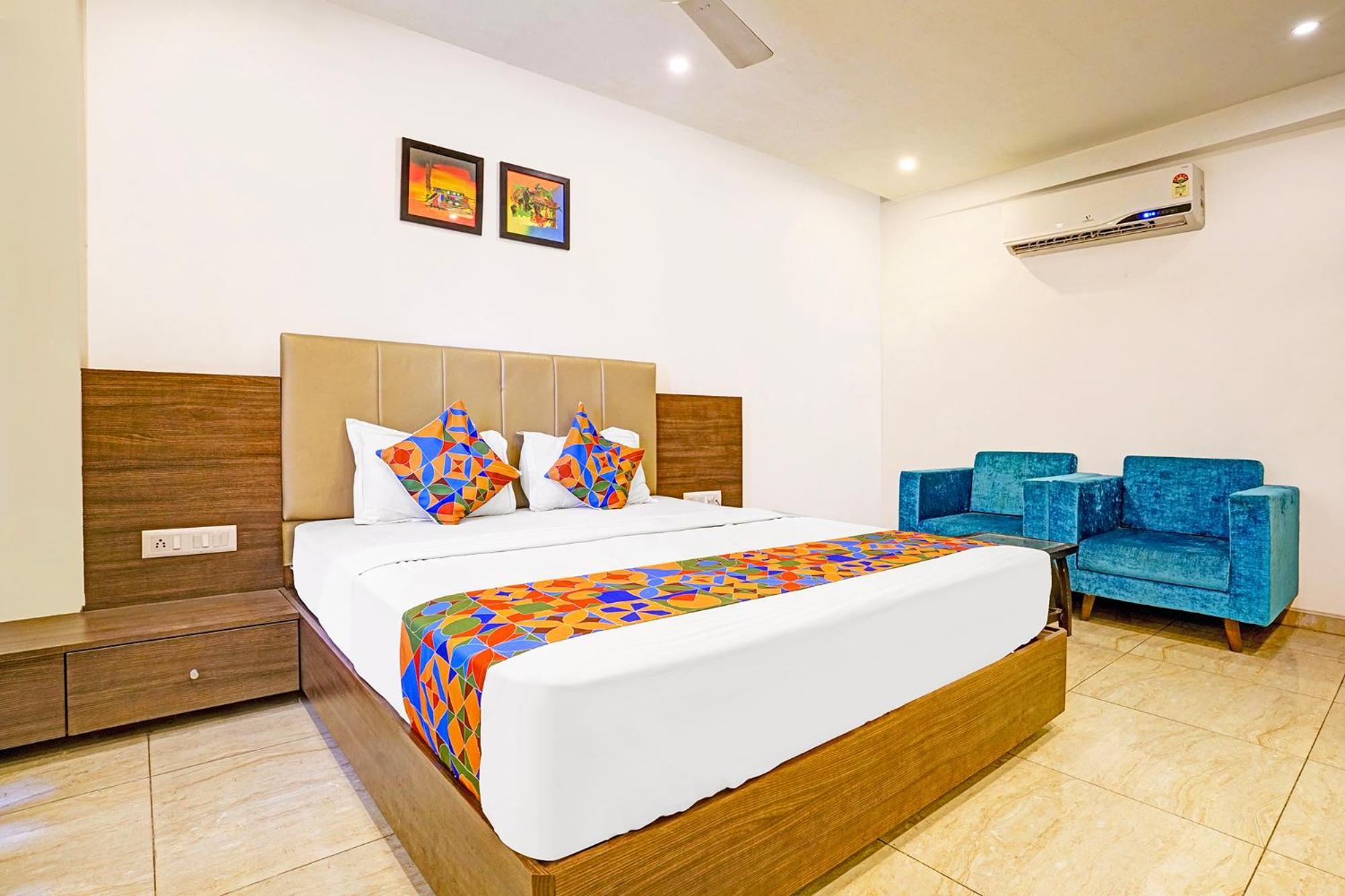 Hotel Skylight Vadodara Eksteriør billede